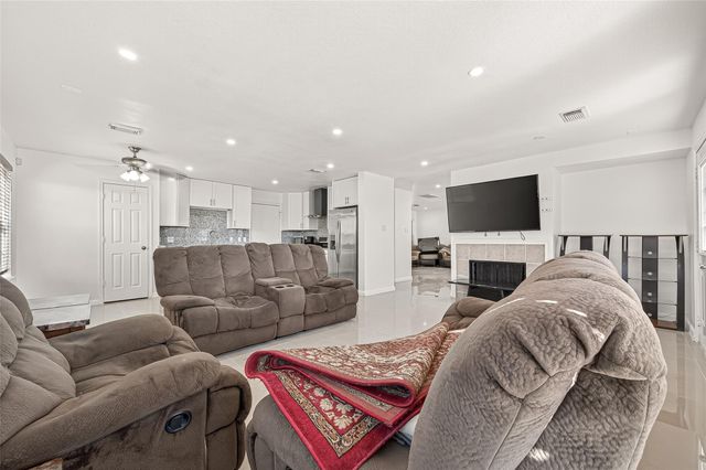 15707 Crooked Arrow Drive, Sugar Land, TX 77498