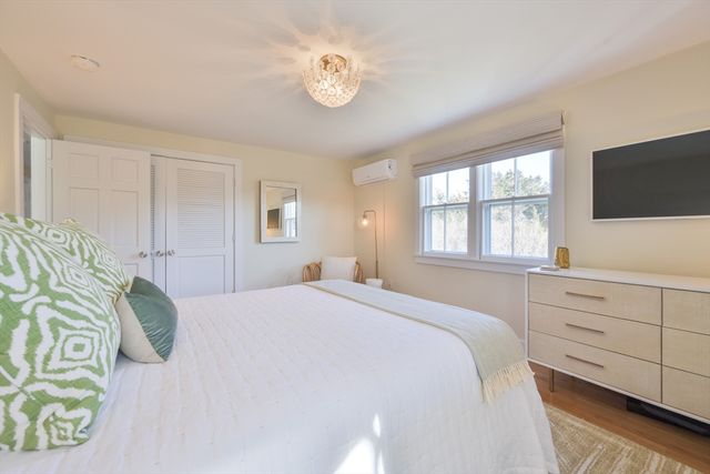 63 Monomoy Rd _, Nantucket, MA 02554