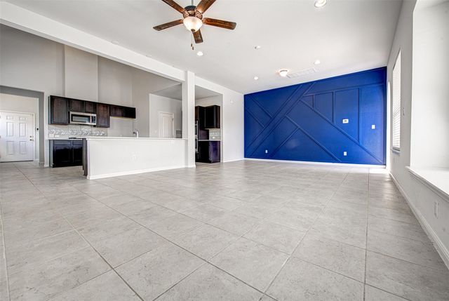 217 Pelican Bay CIR, Kyle, TX 78640