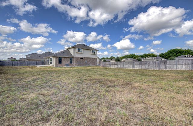 217 Pelican Bay CIR, Kyle, TX 78640