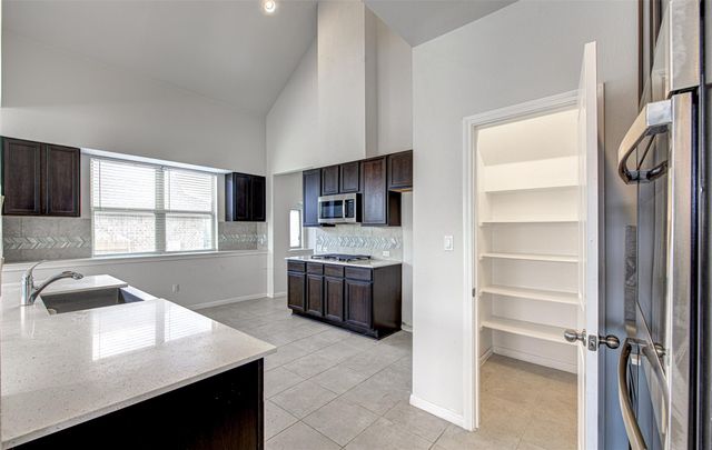 217 Pelican Bay CIR, Kyle, TX 78640