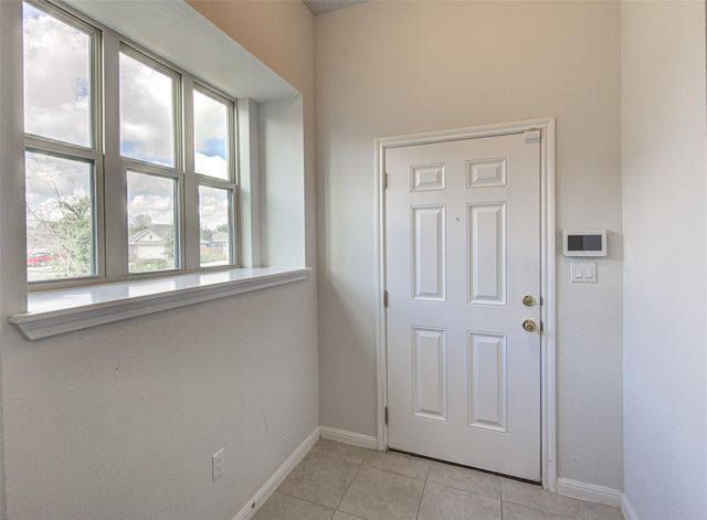 217 Pelican Bay CIR, Kyle, TX 78640