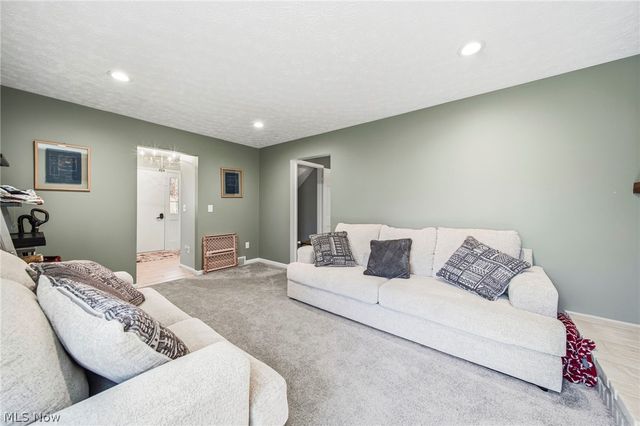 8285 Steeplechase Drive, Mentor, OH 44060