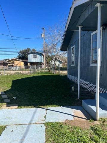 106 -108 S Kansas Street, Weslaco, TX 78596