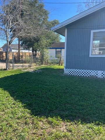 106 -108 S Kansas Street, Weslaco, TX 78596