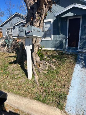 106 -108 S Kansas Street, Weslaco, TX 78596