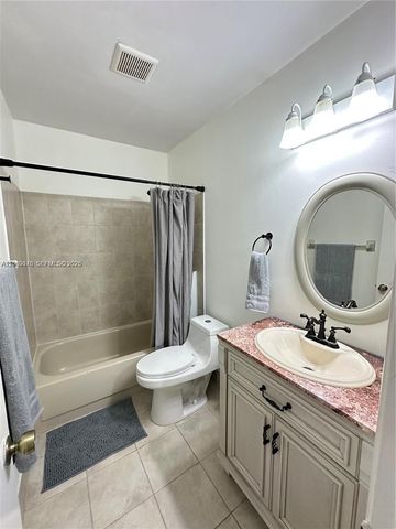 9865 Riverside Drive 9-32, Coral Springs, FL 33071