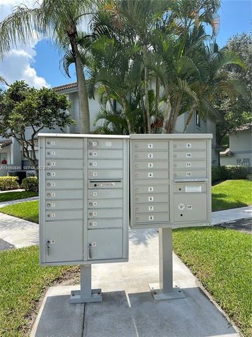 9865 Riverside Drive 9-32, Coral Springs, FL 33071