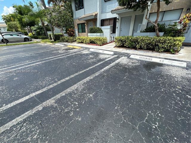 9865 Riverside Drive 9-32, Coral Springs, FL 33071