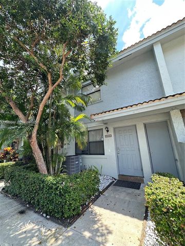 9865 Riverside Drive 9-32, Coral Springs, FL 33071
