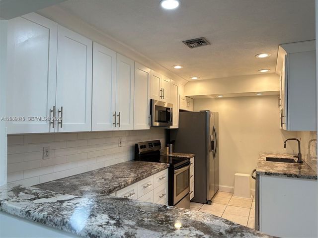 9865 Riverside Drive 9-32, Coral Springs, FL 33071