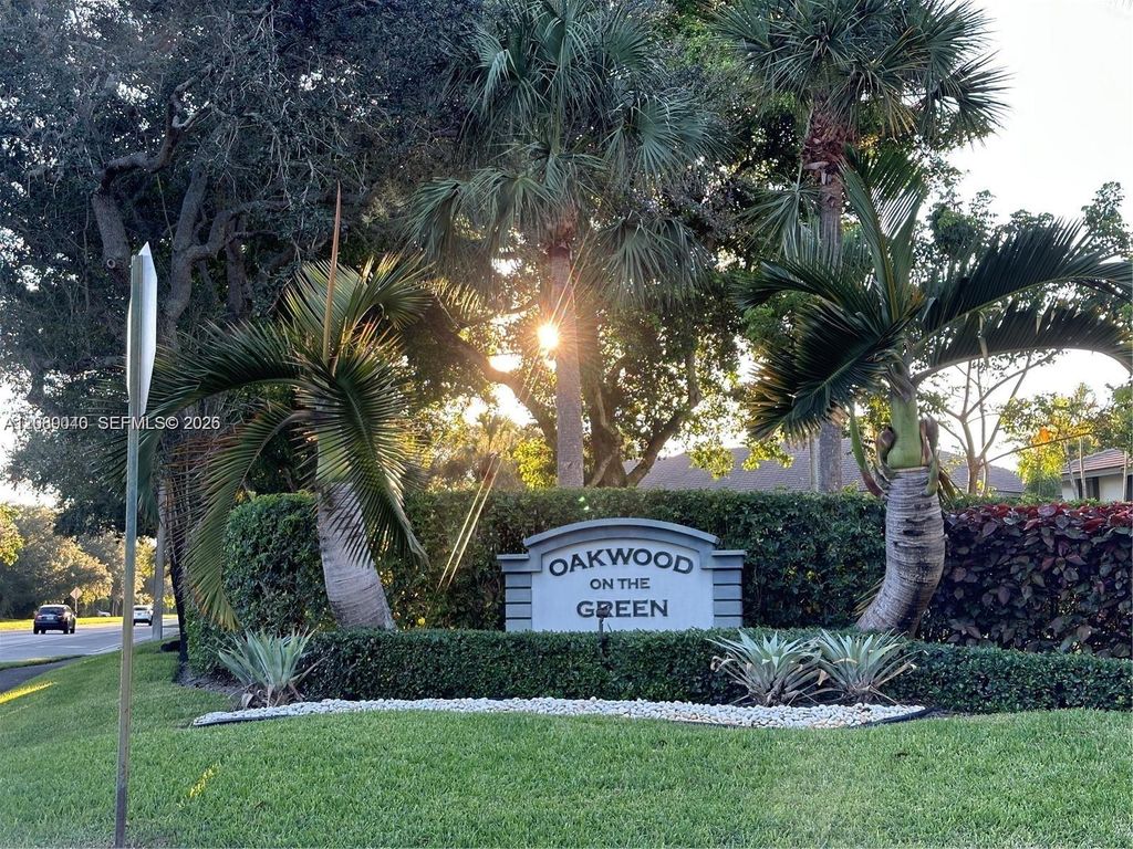 9865 Riverside Drive 9-32, Coral Springs, FL 33071