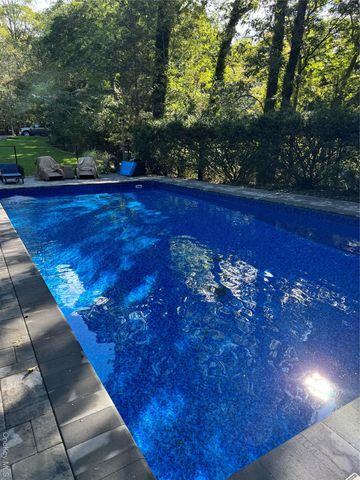 25 Pinoak Lane, Saint James, NY 11780