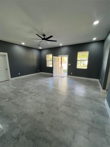 21626 Road 3754, Cleveland, TX 77357