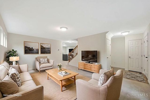 723 Grande Oaks Dr, Hamilton Twp, OH 45152