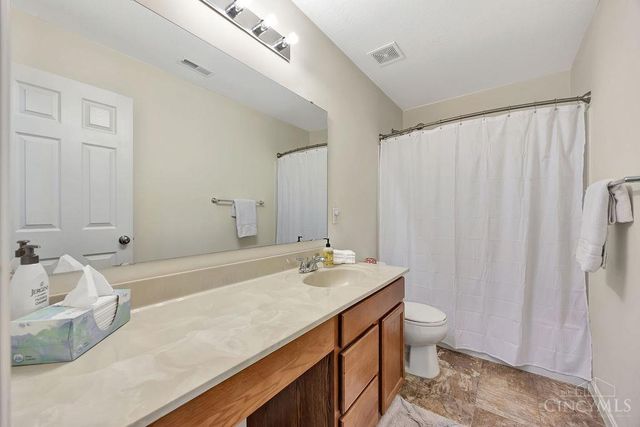 723 Grande Oaks Dr, Hamilton Twp, OH 45152