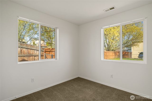 1310 W Virginia Street, Moses Lake, WA 98837