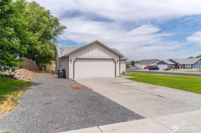 1310 W Virginia Street, Moses Lake, WA 98837