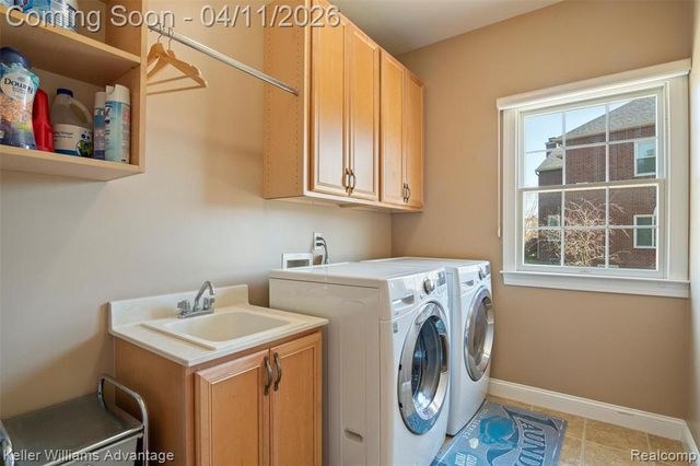 24936 Hadlock Drive, Novi, MI 48374
