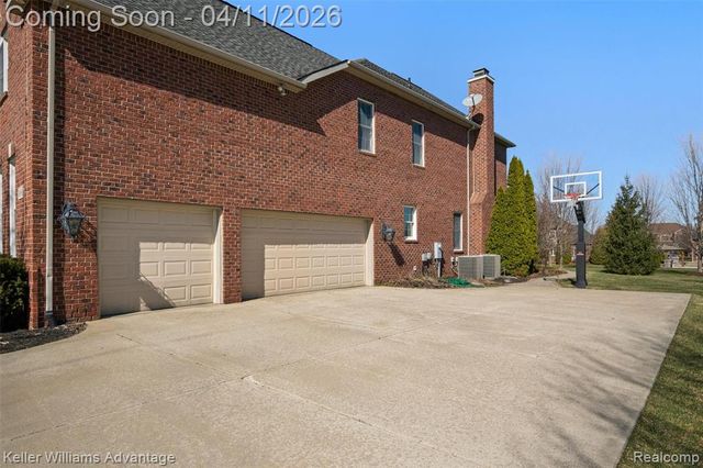 24936 Hadlock Drive, Novi, MI 48374