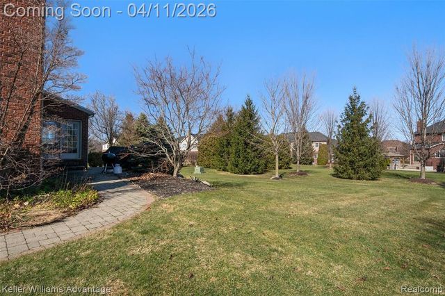 24936 Hadlock Drive, Novi, MI 48374