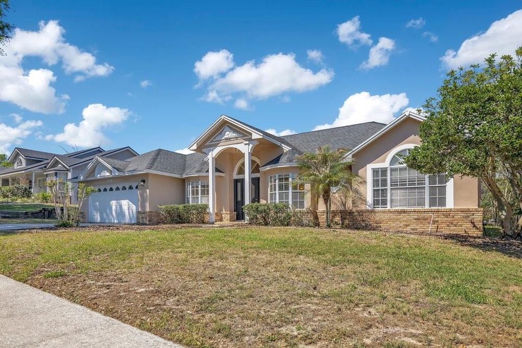 Image 2 of property listing at 1218 RED DANDY DRIVE, Orlando, FL 32818