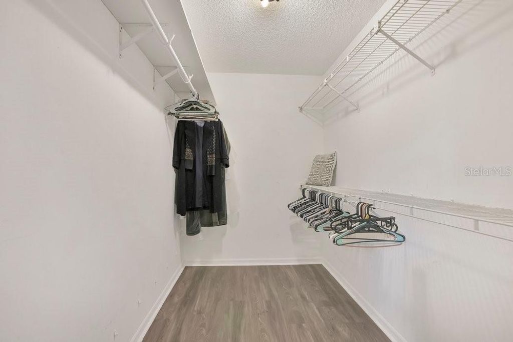 Image 12 of property listing at 1218 RED DANDY DRIVE, Orlando, FL 32818