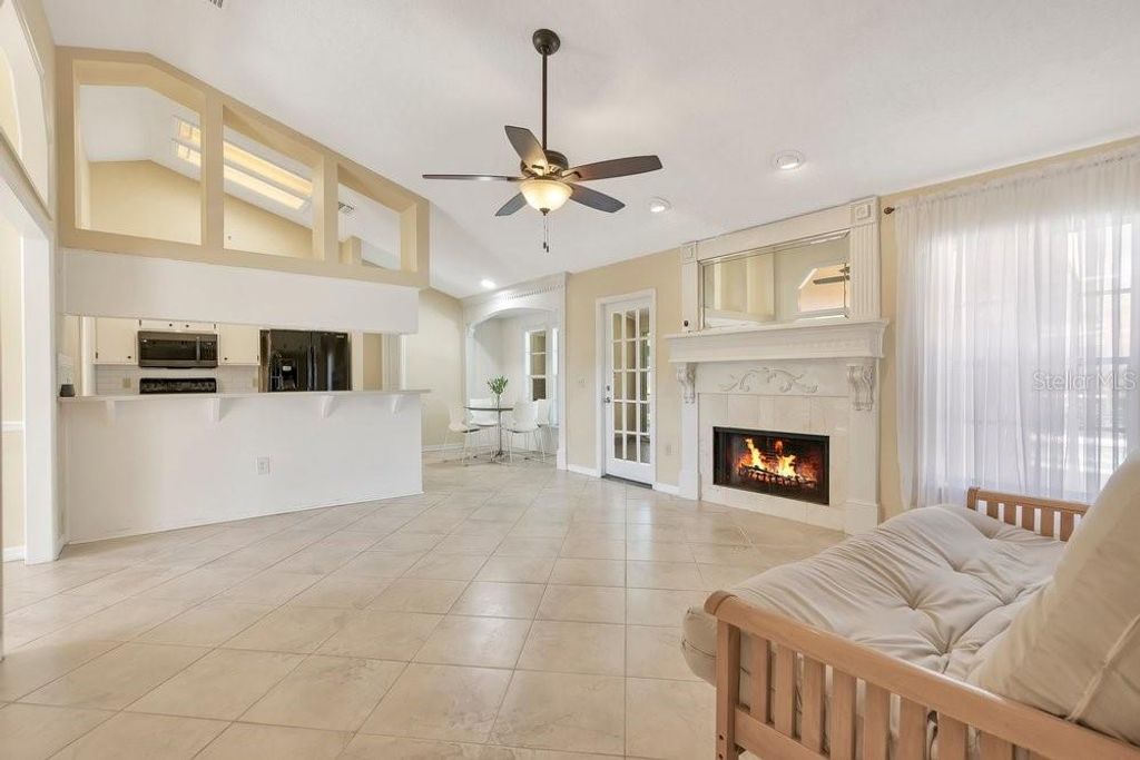 Image 5 of property listing at 1218 RED DANDY DRIVE, Orlando, FL 32818