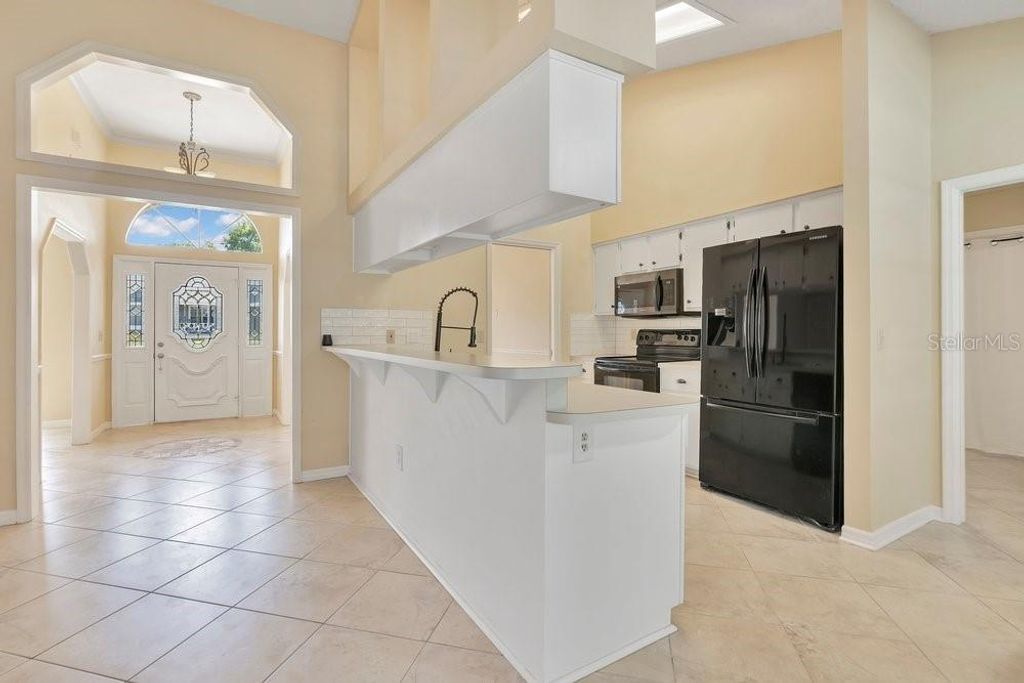 Image 7 of property listing at 1218 RED DANDY DRIVE, Orlando, FL 32818