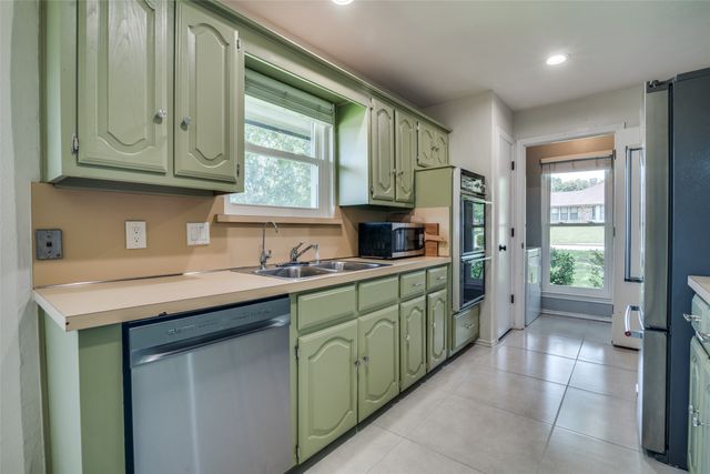 913 Lake Meadows Drive, Rockwall, TX 75087