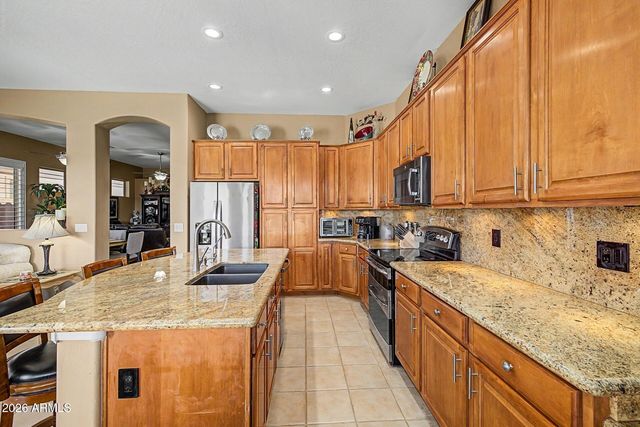 6962 W ROSE GARDEN Lane, Glendale, AZ 85308