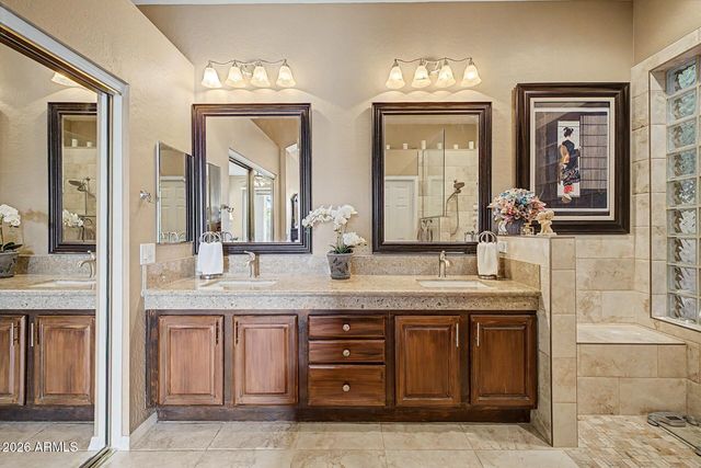 6962 W ROSE GARDEN Lane, Glendale, AZ 85308