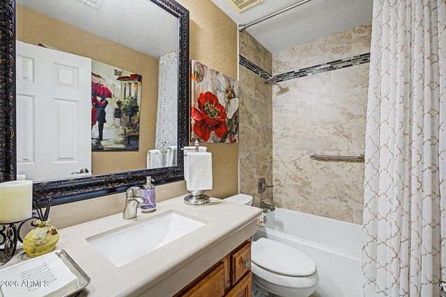 6962 W ROSE GARDEN Lane, Glendale, AZ 85308