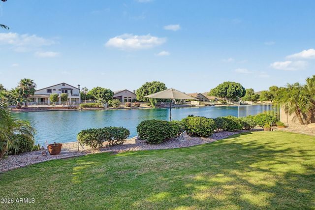 6962 W ROSE GARDEN Lane, Glendale, AZ 85308