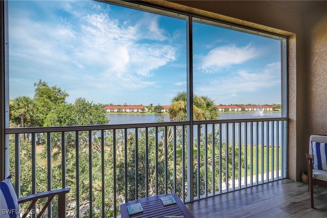 2740 Cypress Trace CIR 2733, Naples, FL 34119