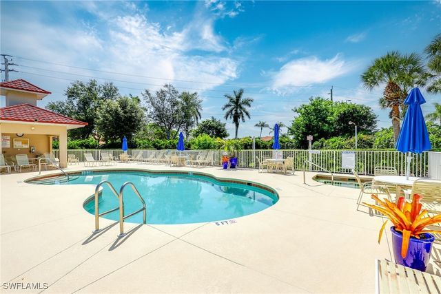 2740 Cypress Trace CIR 2733, Naples, FL 34119