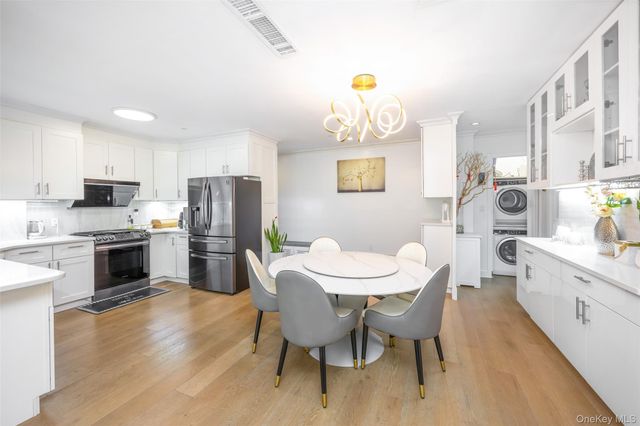 13620 Booth Memorial Avenue 2A, Flushing, NY 11355