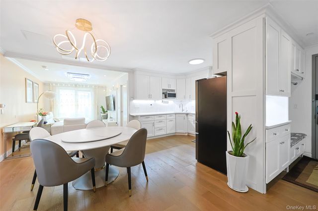13620 Booth Memorial Avenue 2A, Flushing, NY 11355