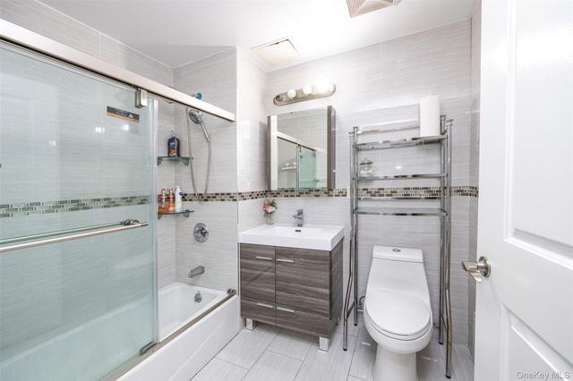 13620 Booth Memorial Avenue 2A, Flushing, NY 11355