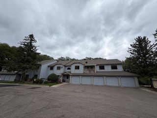 1570 Wheelock Lane 104, Saint Paul, MN 55117