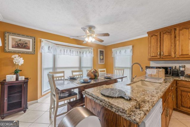 1061 Highway 92 N, Fayetteville, GA 30214