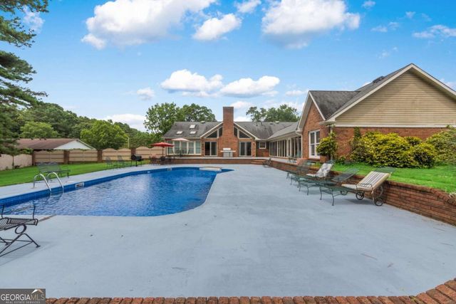 1061 Highway 92 N, Fayetteville, GA 30214