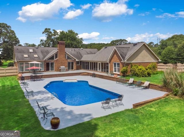1061 Highway 92 N, Fayetteville, GA 30214