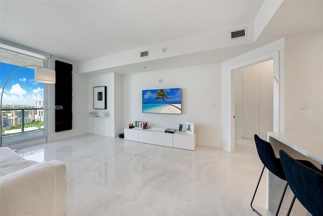 315 NE 3rd Ave 1909, Fort Lauderdale, FL 33301