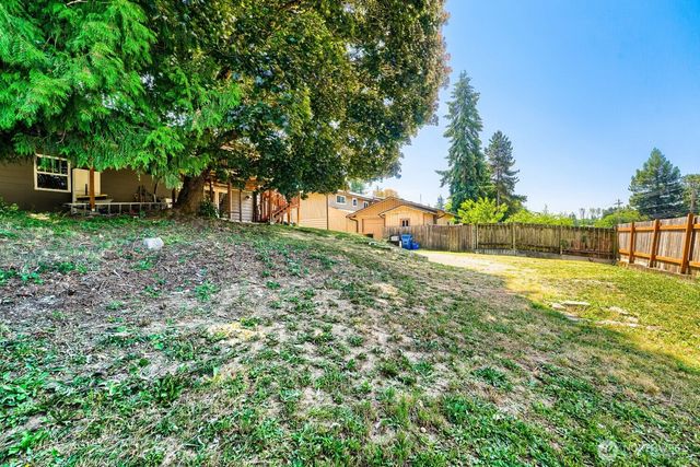22941 105th Avenue SE, Kent, WA 98031
