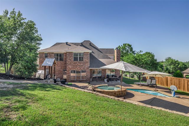 125 Wood Bend Court, Weatherford, TX 76087