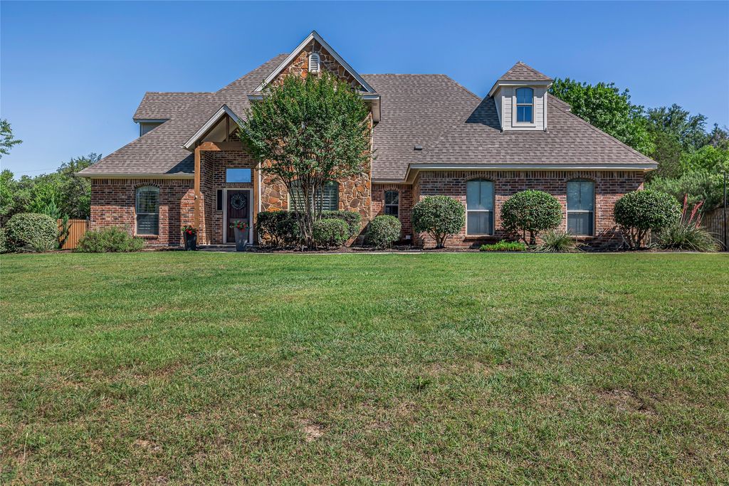 125 Wood Bend Court, Weatherford, TX 76087