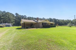 896 River Rd., Hattiesburg, MS 39401