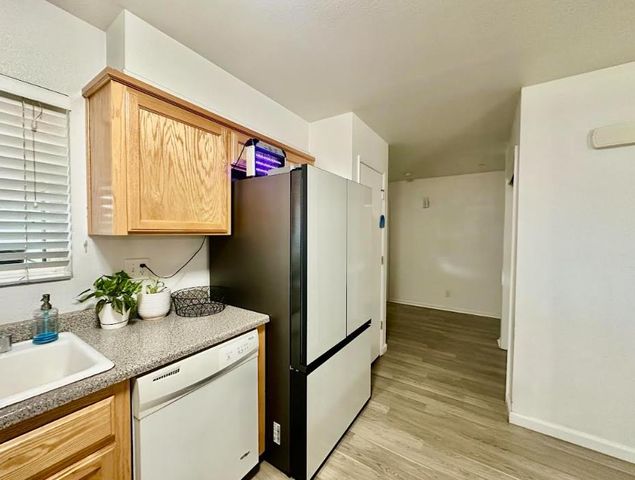 2390 S Laval Avenue, Fresno, CA 93725