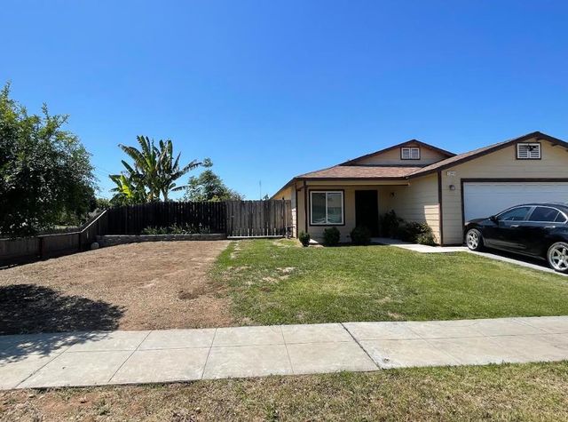 2390 S Laval Avenue, Fresno, CA 93725